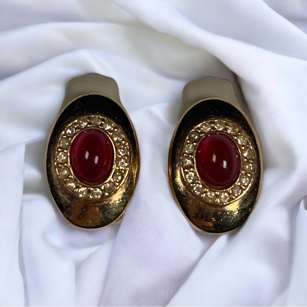Vintage CINER Gorgeous Gold Clip on Earrings